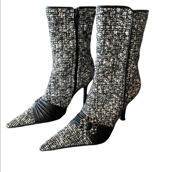 Steve Madden Shoes - 🛍 Steve Madden Tweed Jeweled Boot 5.5